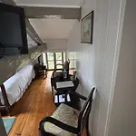 Pensionat La Maison Jeroboam 4*