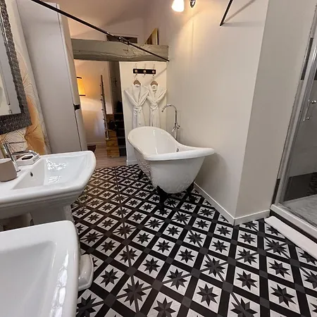 Maison Jeroboam ゲストハウス 4*