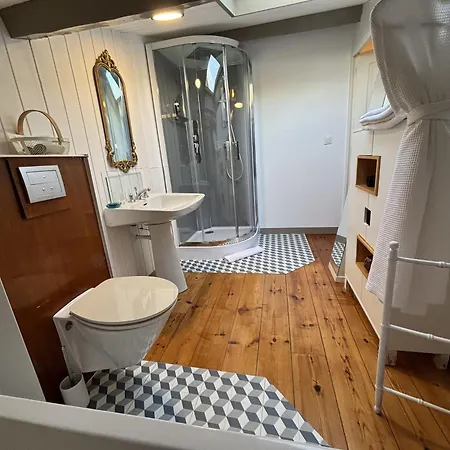 ゲストハウス Maison Jeroboam サン・テステフ