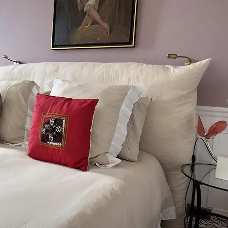 Bed & Breakfast La Maison Jeroboam 4*