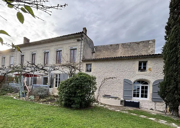 Bed & Breakfast La Maison Jeroboam Saint-Estèphe